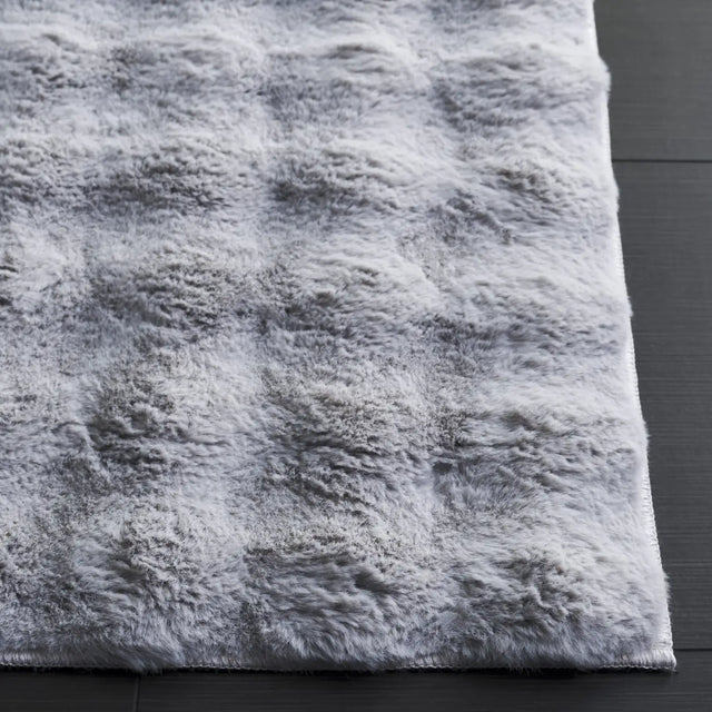 Safavieh Faux Rabbit Bubble 100 5'-0" x 7'-0" Rug in Grey