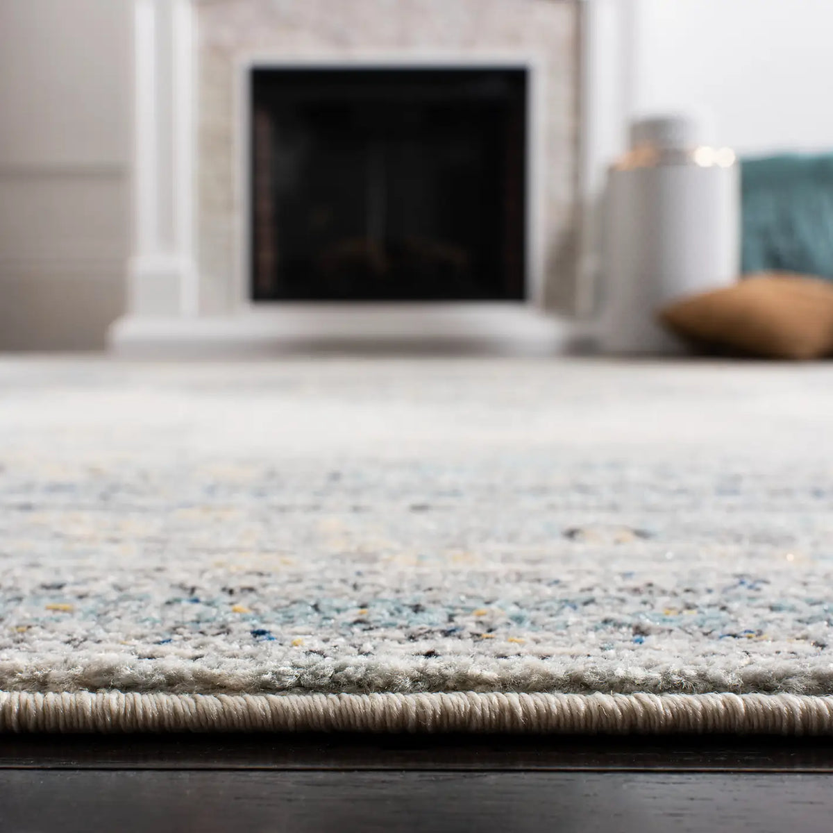 Safavieh Evoke 4'-0" x 6'-0" Rug in Grey / Blue