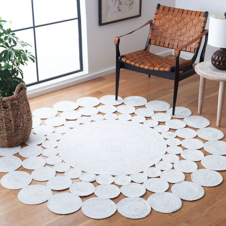 Safavieh Cape Cod 5'-0" x 5'-0" Rug in Ivory