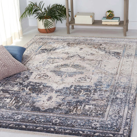 Safavieh Vintage Persian 4'-0" x 6'-0" Rug in Ivory / Blue