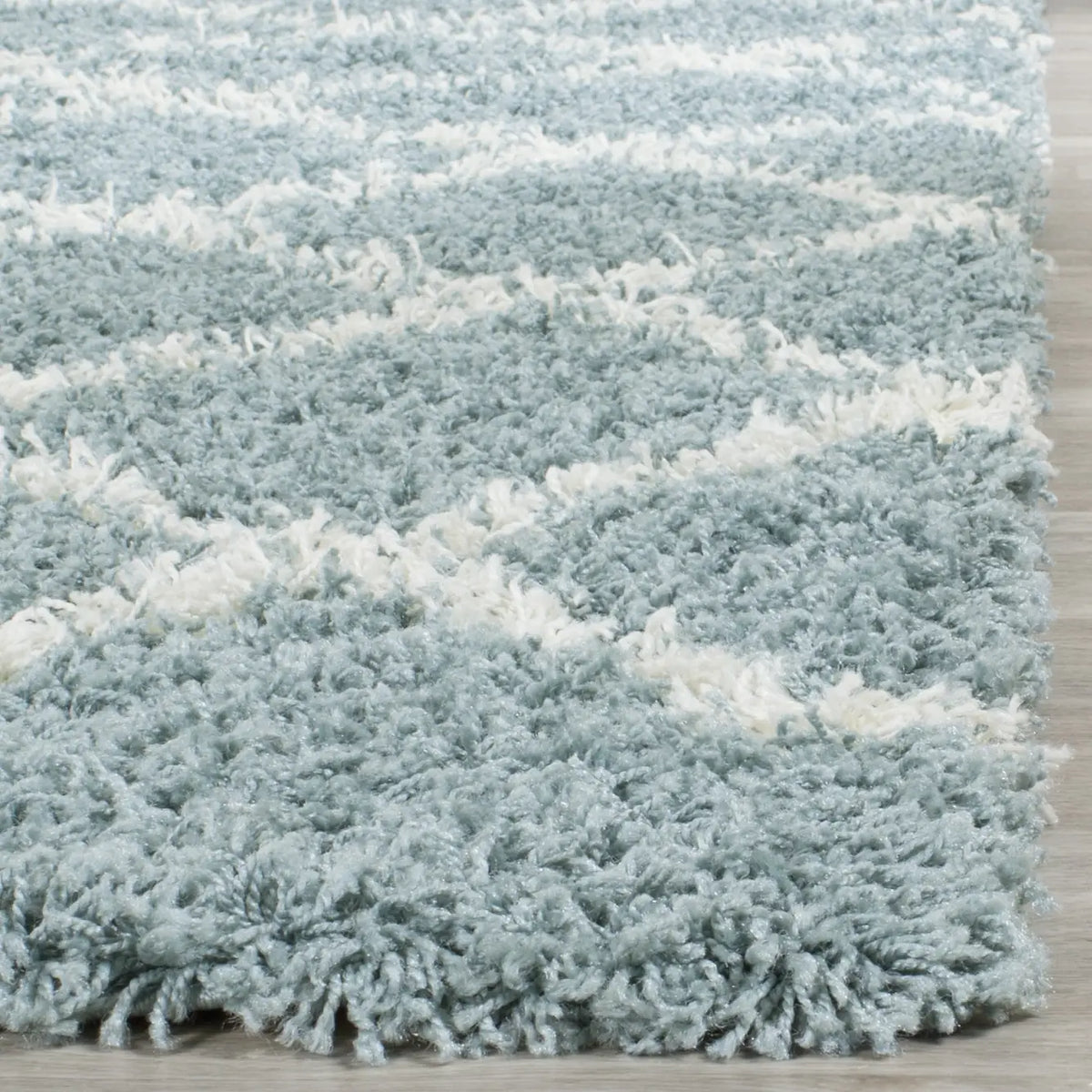 Safavieh Sgd-Dallas Shag 10'-0" x 14'-0" Rug in Seafoam / Ivory