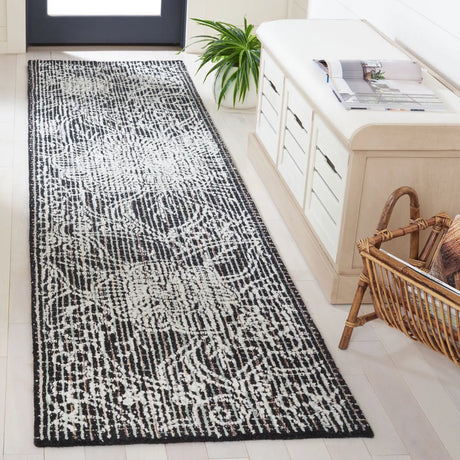 Safavieh Ebony 2'-3" x 9'-0" Rug in Black / Ivory