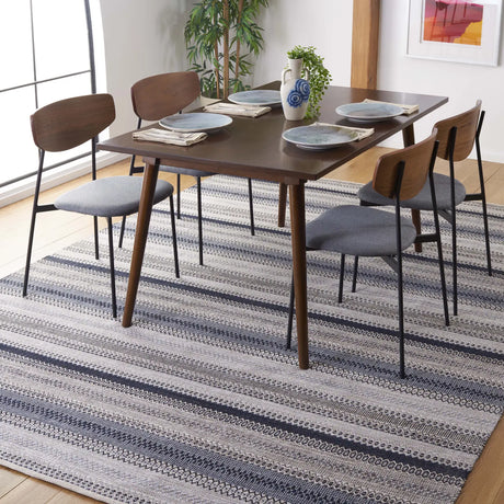 Safavieh Kilim 6'-0" x 9'-0" Rug in Grey / Black