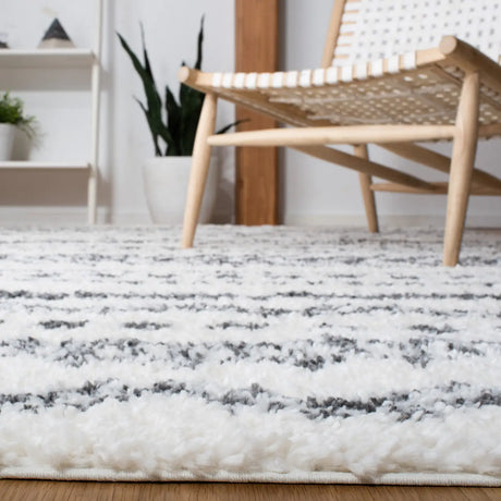 Safavieh Parma Shag 4'-0" x 6'-0" Rug in Ivory / Charcoal
