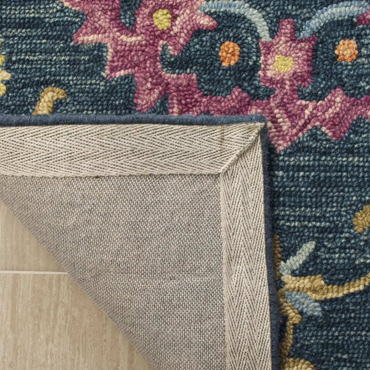 Safavieh Suzani 5'-0" x 8'-0" Rug in Blue / Multi