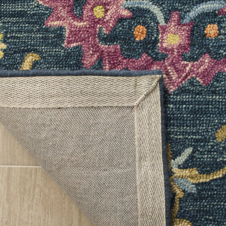 Safavieh Suzani 5'-0" x 8'-0" Rug in Blue / Multi