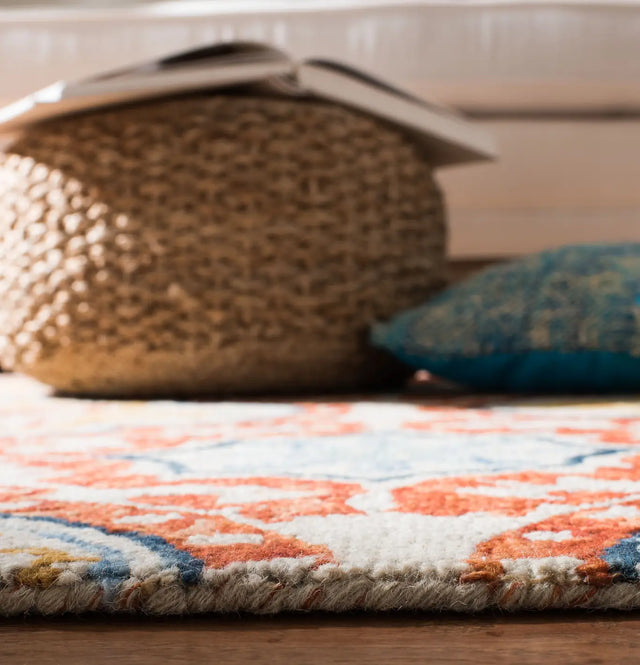 Safavieh Aspen 4'-0" x 6'-0" Rug in Beige / Rust