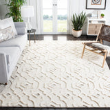 Safavieh Casablanca 6'-0" x 9'-0" Rug in Ivory