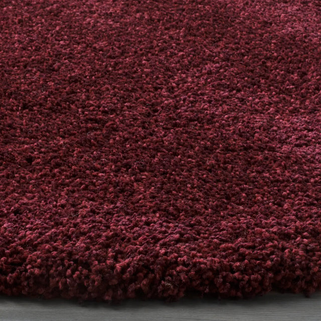 Safavieh Santa Monica Shag 6'-7" x 6'-7" Rug in Maroon