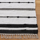 Safavieh Striped Kilim 4'-0" x 6'-0" Rug in Ivory / Black