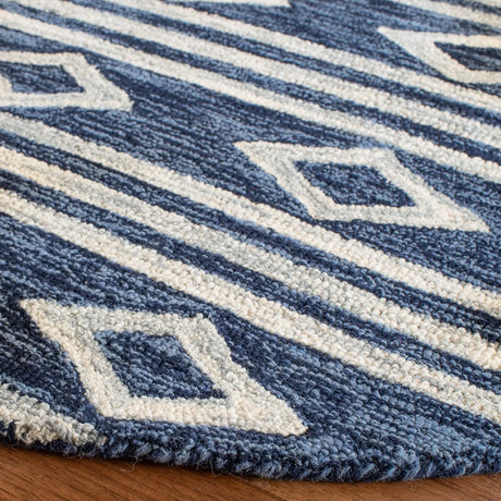 Safavieh Micro-Loop 5'-0" x 5'-0" Rug in Navy / Ivory