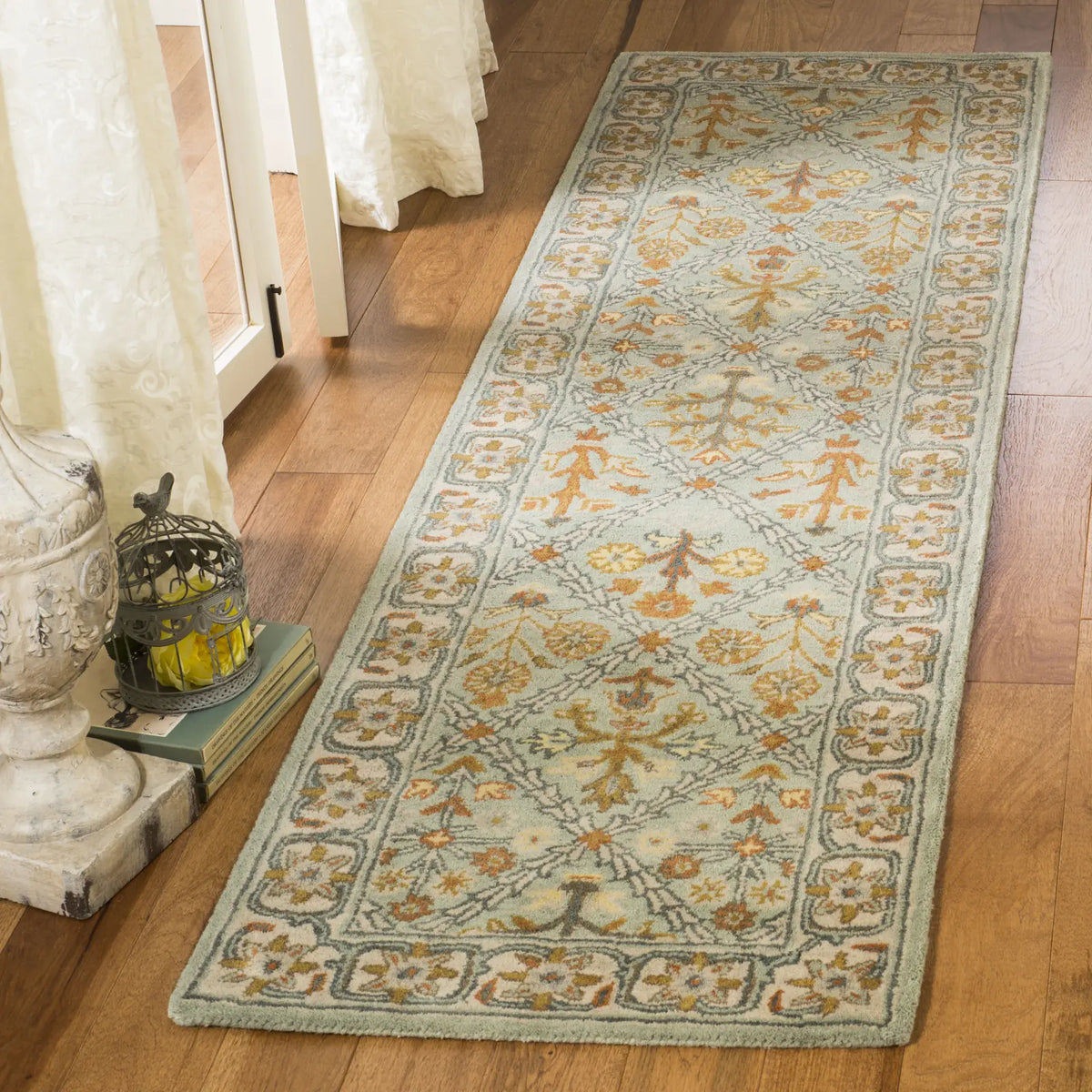 Safavieh Heritage 2'-3" x 8'-0" Rug in Cream / Blue