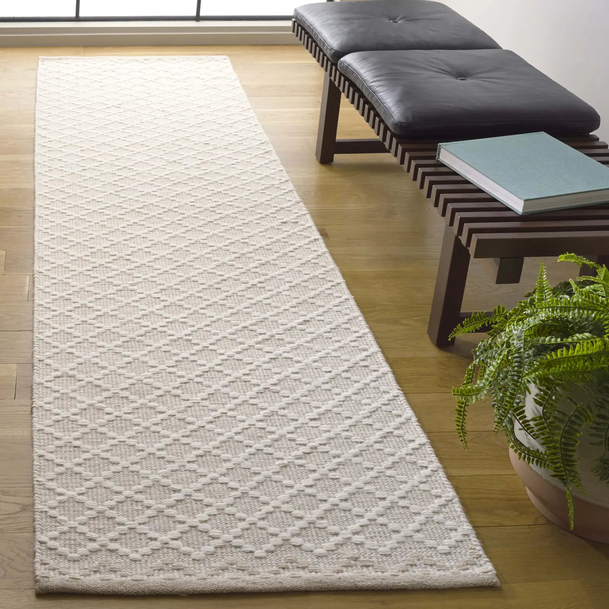 Safavieh Vermont 2'-3" x 9'-0" Rug in Beige / Ivory
