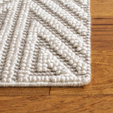 Safavieh Natural Fiber 4'-0" x 6'-0" Rug in Grey / Ivory