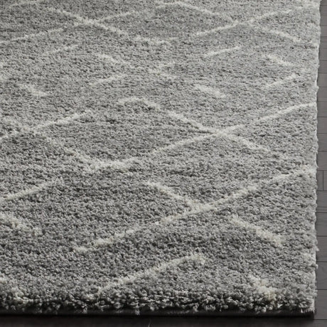 Safavieh Arizona Shag 4'-0" x 6'-0" Rug in Grey / Ivory