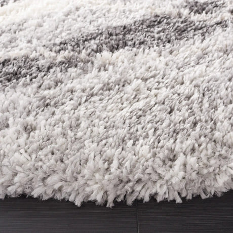 Safavieh Fontana Shag  800 6'-7" x 6'-7" Rug in Ivory / Grey