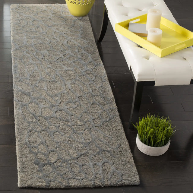 Safavieh Blossom 2'-3" x 8'-0" Rug in Grey / Grey