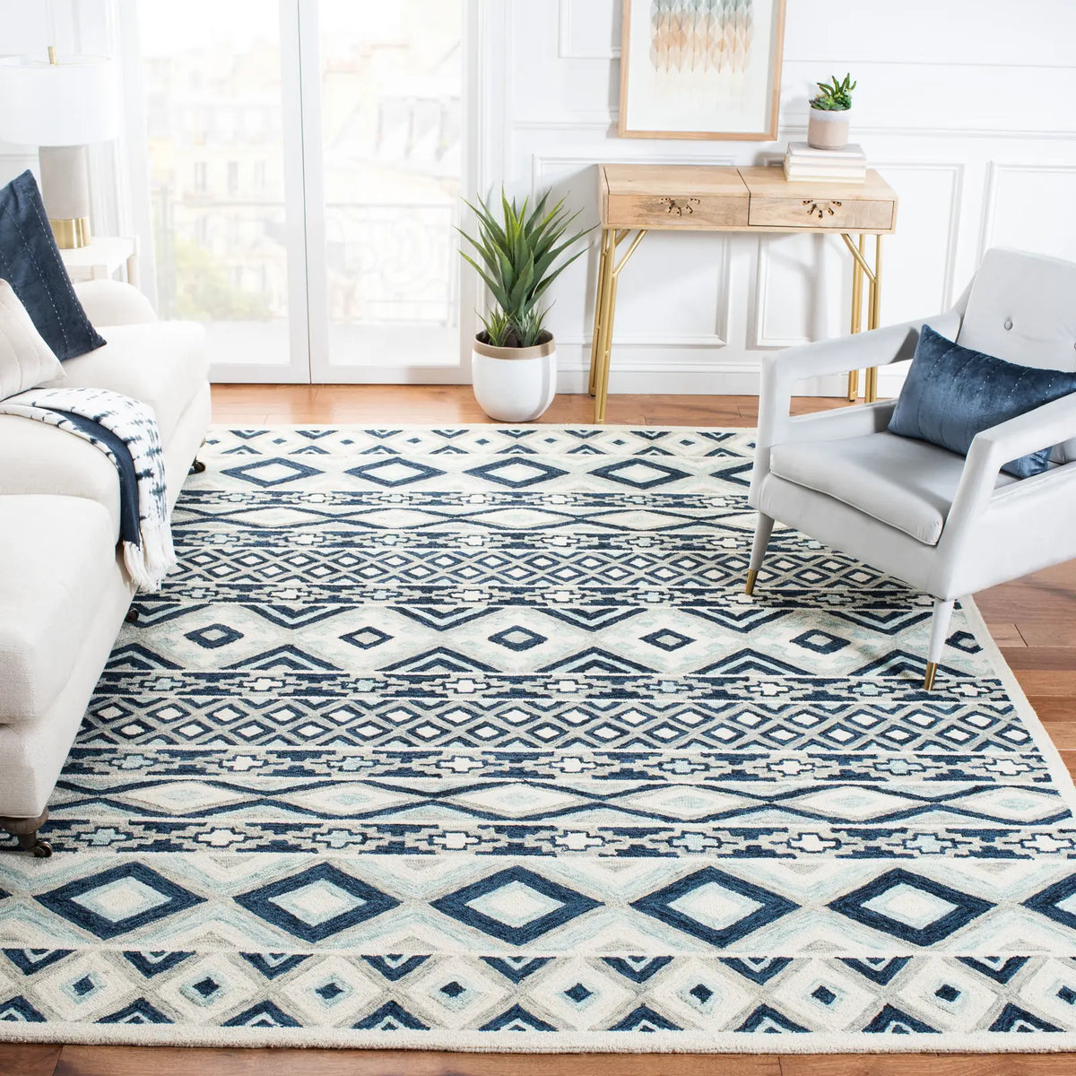 Safavieh Roslyn 6'-0" x 9'-0" Rug in Blue / White