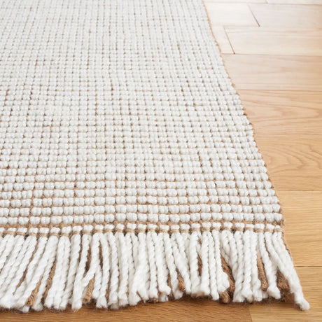 Safavieh Natural Fiber 4'-0" x 6'-0" Rug in Ivory / Natural
