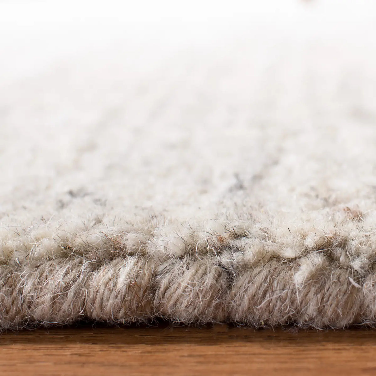 Safavieh Himalaya 5'-0" x 8'-0" Rug in Ivory
