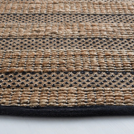 Safavieh Natural Fiber 7'-0" x 7'-0" Rug in Black / Natural