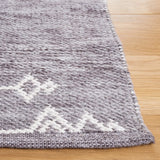 Safavieh Kilim 4'-0" x 6'-0" Rug in Grey / Ivory