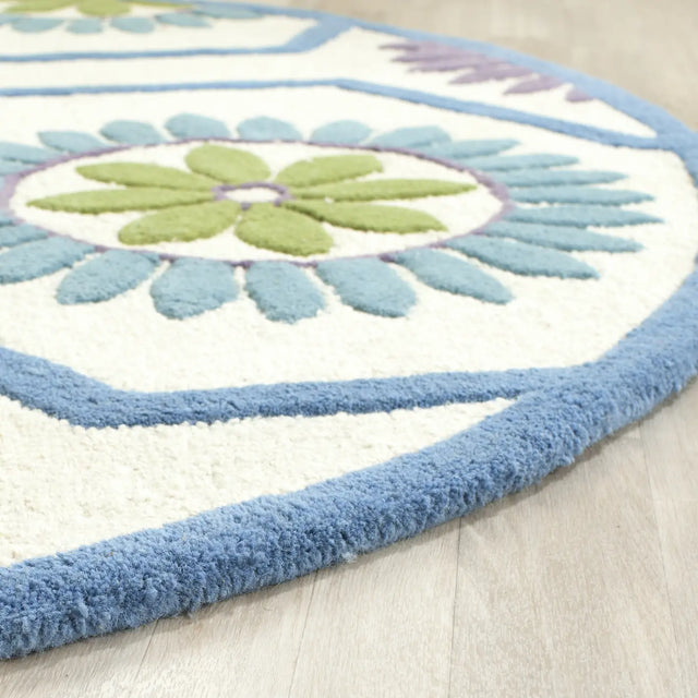 Safavieh Cambridge 6'-0" x 6'-0" Rug in Ivory / Blue