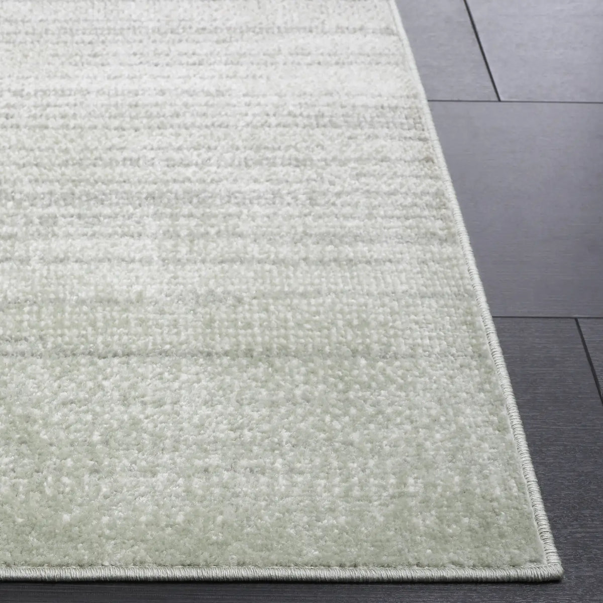 Safavieh Adirondack 4'-0" x 6'-0" Rug in Sage / Grey