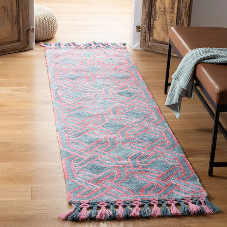 Safavieh Sahara 2'-3" x 8'-0" Rug in Pink / Grey