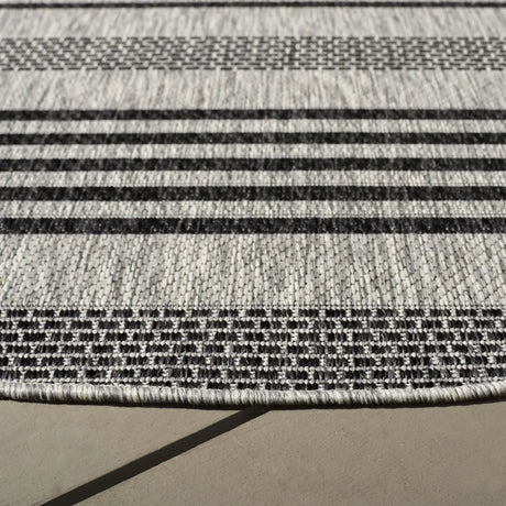 Safavieh Beach House 6'-7" x 6'-7" Rug in Grey / Charcoal