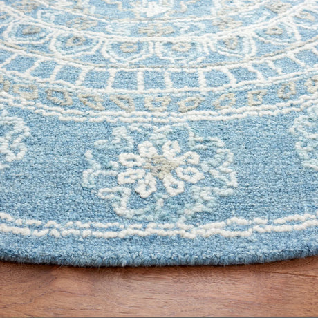Safavieh Blossom 6'-0" x 6'-0" Rug in Blue / Ivory