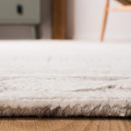 Safavieh Abstract 5'-0" x 8'-0" Rug in Ivory / Grey