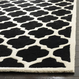 Safavieh Chatham 5'-0" x 8'-0" Rug in Black / Ivory
