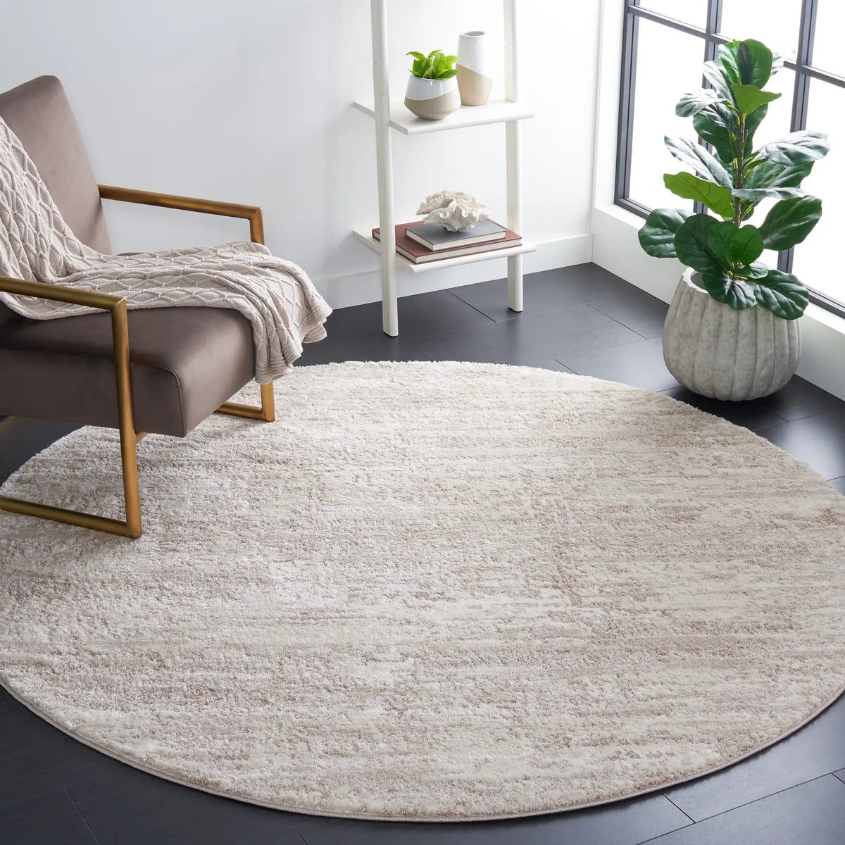 Safavieh Century 300 10'-0" x 10'-0" Rug in Ivory / Beige