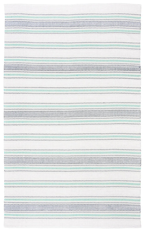 Safavieh Montauk 4'-0" x 6'-0" Rug in Turquoise