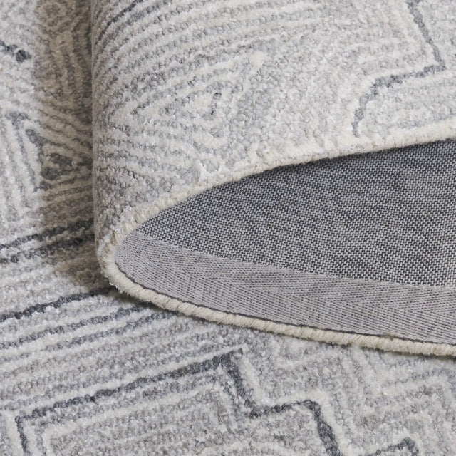 Safavieh Metro 4'-0" x 6'-0" Rug in Grey / Beige