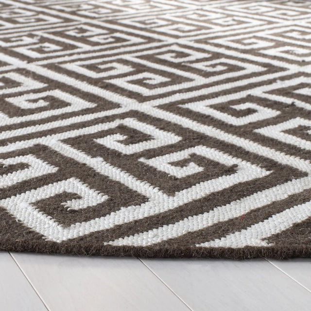 Safavieh Dhurries 7'-0" x 7'-0" Rug in Brown / Ivory