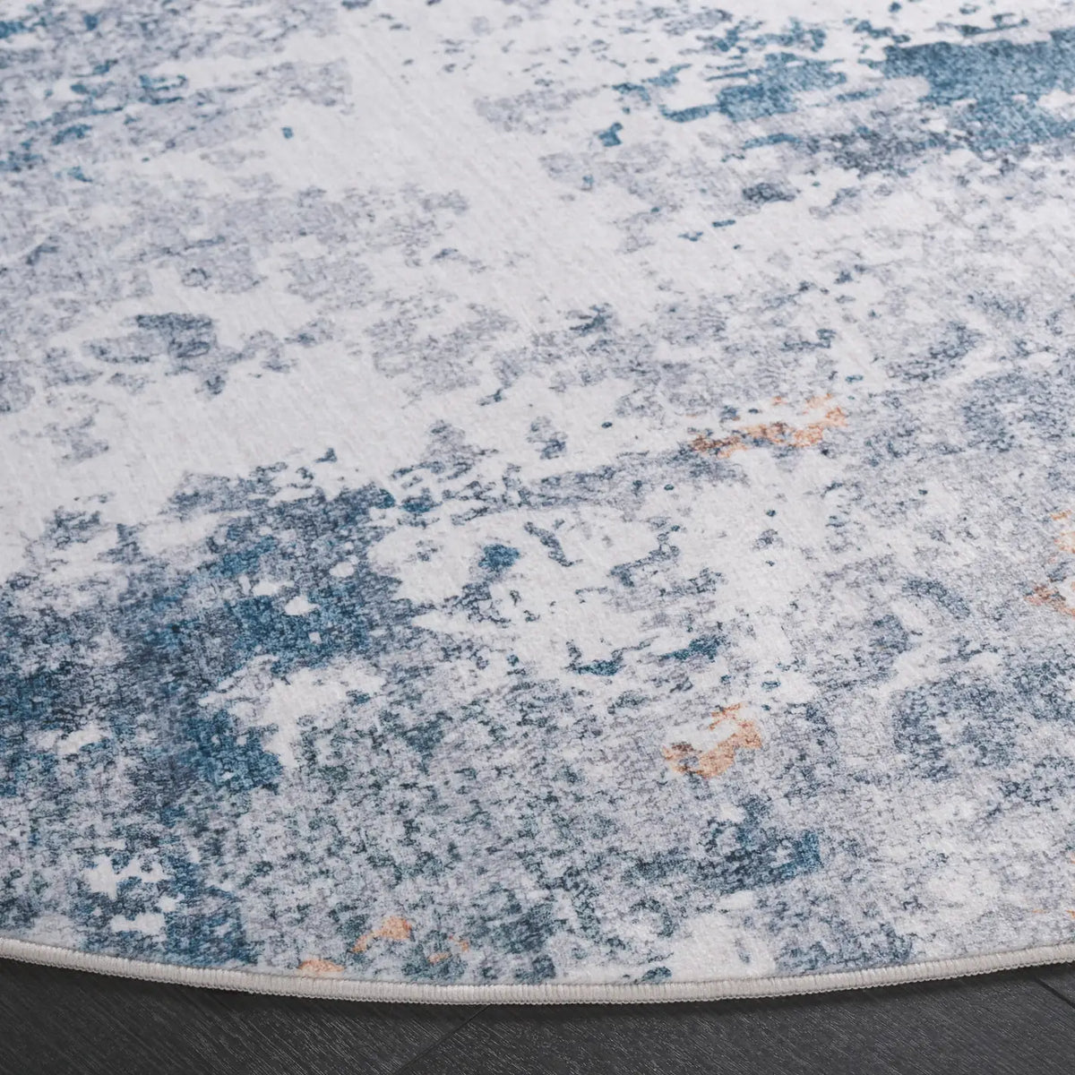 Safavieh Santa Monica 6'-0" x 6'-0" Rug in Ivory / Dark Blue