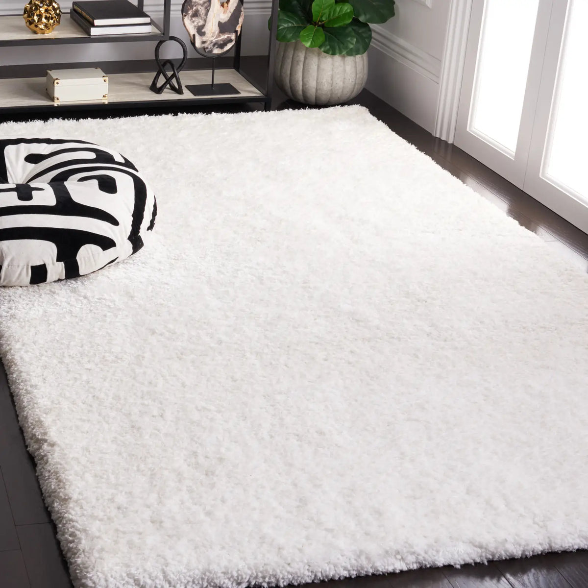 Safavieh Express Shag 4'-0" x 6'-0" Rug in Ivory