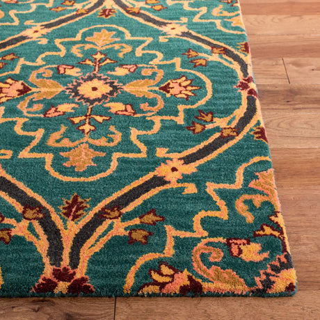 Safavieh Heritage 4'-0" x 6'-0" Rug in Green / Orange