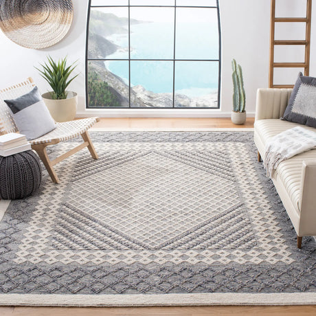 Safavieh Natura 6'-0" x 9'-0" Rug in Cream / Navy