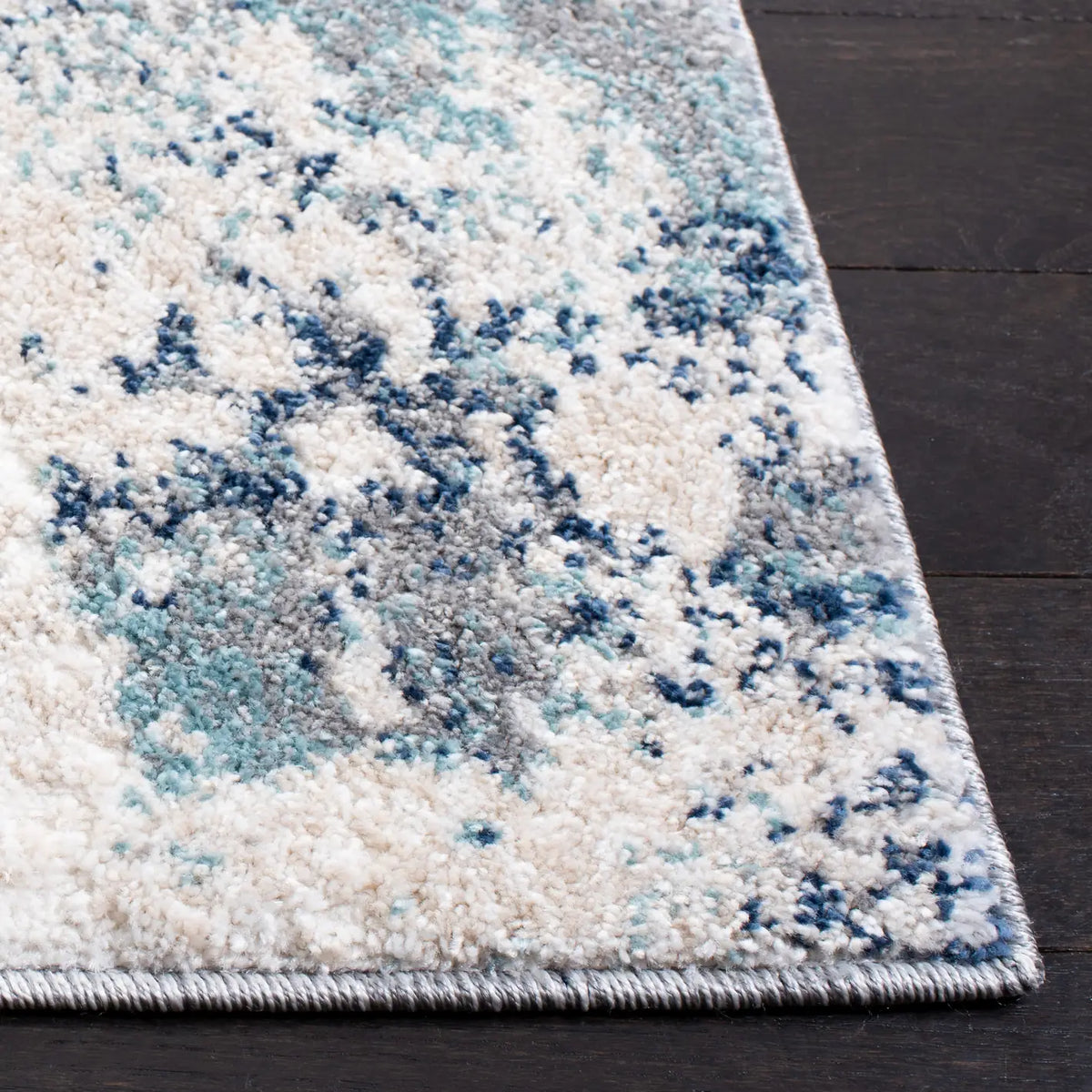 Safavieh Aston 4'-0" x 6'-0" Rug in Ivory / Blue