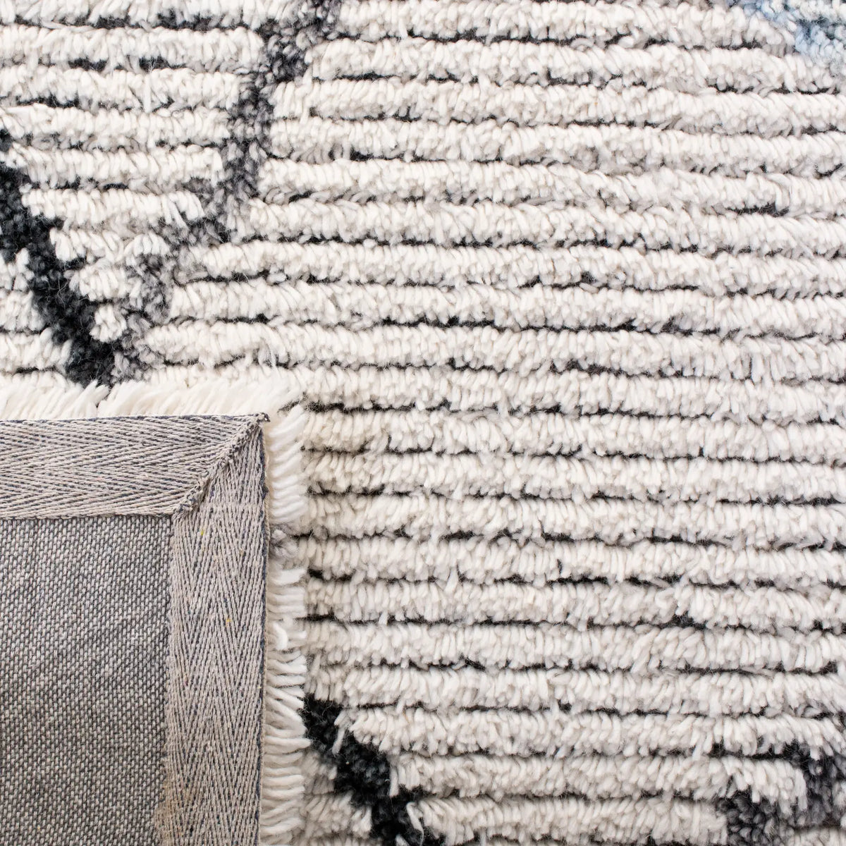 Safavieh Casablanca Shag 5'-0" x 8'-0" Rug in Grey / Ivory