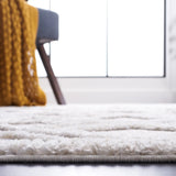 Safavieh Marrakesh 4'-0" x 6'-0" Rug in Beige / Grey