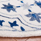 Safavieh Micro-Loop 5'-0" x 5'-0" Rug in Ivory / Sage