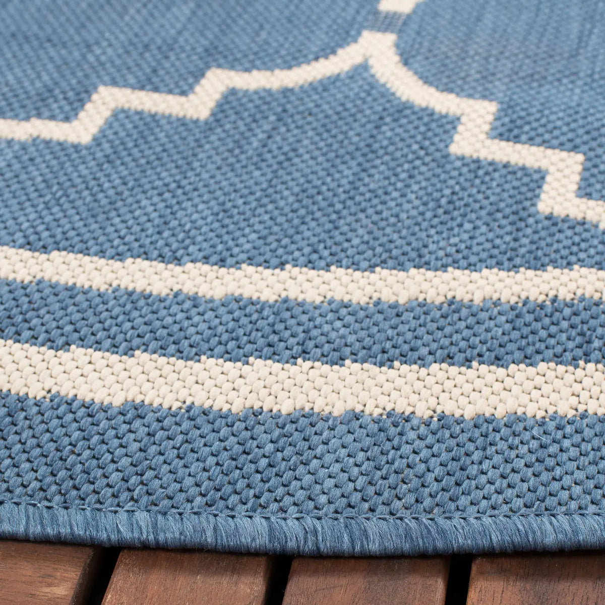 Safavieh Courtyard 6'-7" x 6'-7" Rug in Blue / Beige