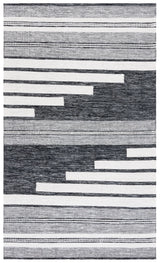 Safavieh Kilim 4'-0" x 6'-0" Rug in Ivory / Black