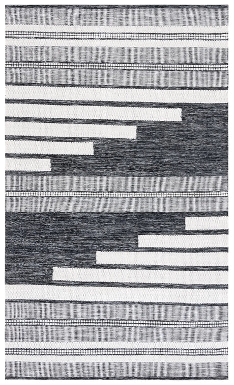 Safavieh Kilim 4'-0" x 6'-0" Rug in Ivory / Black