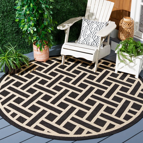 Safavieh Courtyard 6'-7" x 6'-7" Rug in Black / Light Beige