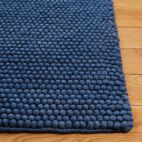 Safavieh Natura 4'-0" x 6'-0" Rug in Navy / Blue